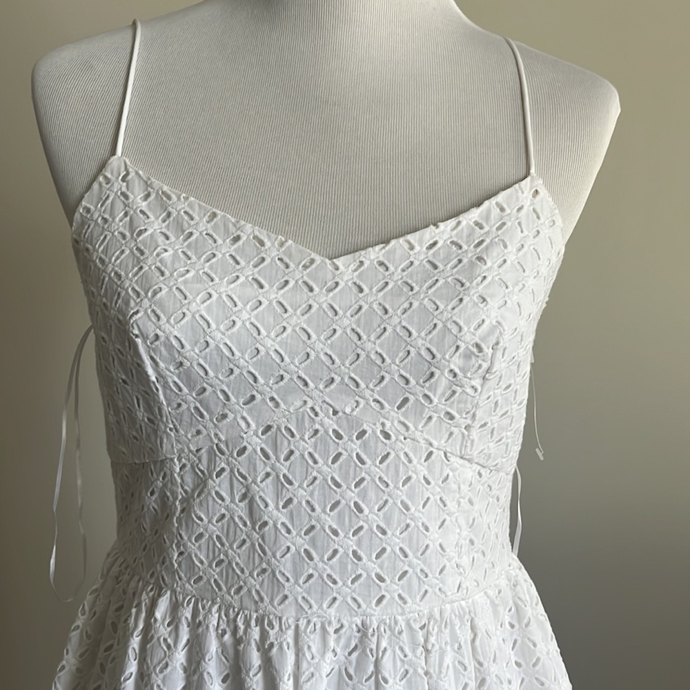 Elegant White Midi Dress - Picture 3 of 5